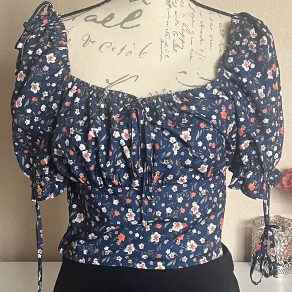 Shein floral blouse no damage - Picture 1 of 4